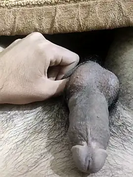 Snapshot of Nniiyakk chatting on 04/16/26, 05:03 Nniiyakk online show from 04/16/26, 05:03