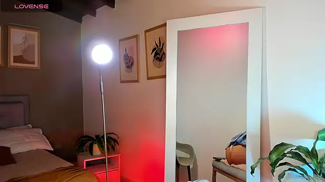 SalomeStorm  online show from 04/14/26, 03:18