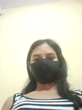 Snapshot of Mahira-- chatting on 04/16/26, 03:35 Mahira-- online show from 04/16/26, 03:35