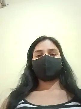 Snapshot of Mahira-- chatting on 04/25/26, 07:33 Mahira-- online show from 04/25/26, 07:33