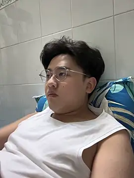 Snapshot of Kami_Kazo chatting on 04/11/26, 04:22 Kami Kazo online show from 04/11/26, 04:22