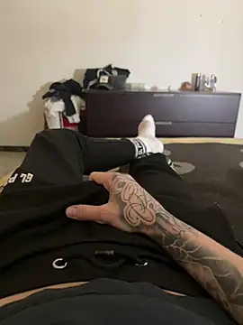 Snapshot of nolimits66 chatting on 04/12/26, 01:49 nolimits66 online show from 04/12/26, 01:49