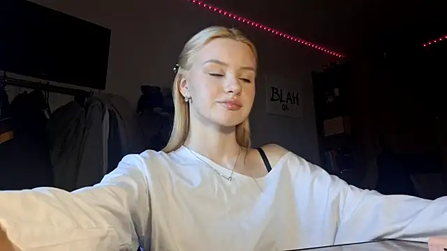 Snapshot of ChongTreece chatting on 02/04/26, 05:13 ChongTreece online show from 02/04/26, 05:13