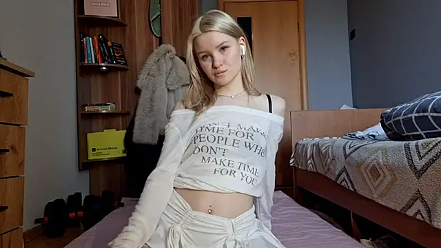 Snapshot of ChongTreece chatting on 03/21/26, 08:19 ChongTreece online show from 03/21/26, 08:19