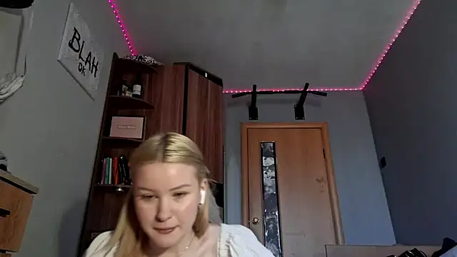 Snapshot of ChongTreece chatting on 04/03/26, 06:11 ChongTreece online show from 04/03/26, 06:11