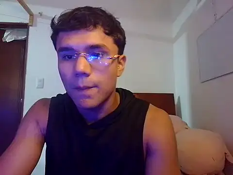 Snapshot of CreamKingg chatting on 04/17/26, 12:35 CreamKingg online show from 04/17/26, 12:35