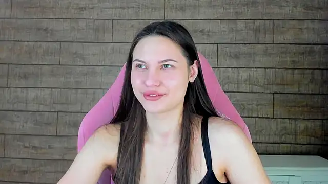 Snapshot of AliceVersal chatting on 03/04/26, 04:29 AliceVersal online show from 03/04/26, 04:29