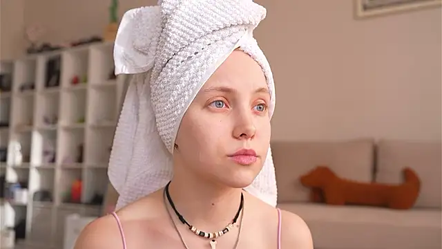 Snapshot of Appr0ved_ chatting on 03/28/26, 02:27 Appr0ved online show from 03/28/26, 02:27