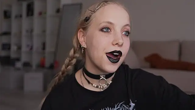 Snapshot of Appr0ved_ chatting on 03/29/26, 03:12 Appr0ved online show from 03/29/26, 03:12