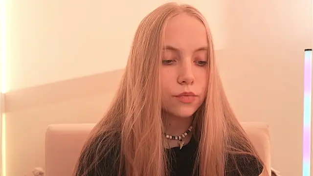 Snapshot of Appr0ved_ chatting on 04/01/26, 03:09 Appr0ved online show from 04/01/26, 03:09