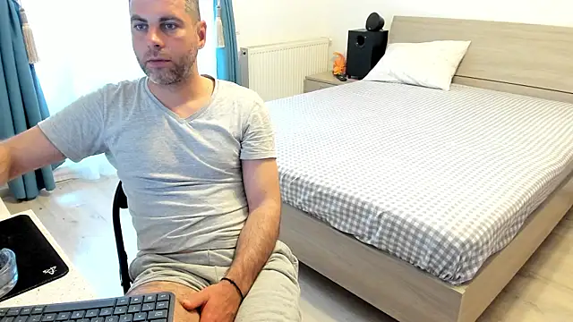 Snapshot of rickysun chatting on 03/31/26, 07:31 rickysun online show from 03/31/26, 07:31