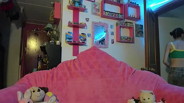 Snapshot of Rebecahart chatting on 03/15/26, 04:18 Rebecahart online show from 03/15/26, 04:18