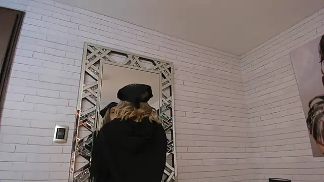 Snapshot of AlanaaHell chatting on 04/06/26, 09:05 AlanaaHell online show from 04/06/26, 09:05