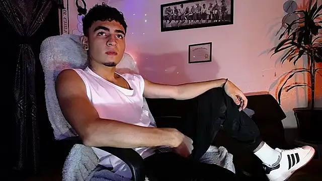 Snapshot of tiancam chatting on 04/15/26, 12:17 tiancam online show from 04/15/26, 12:17