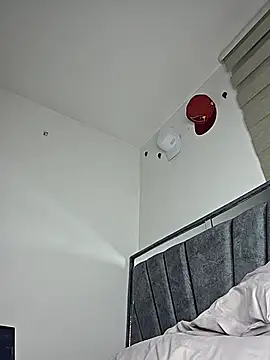 Snapshot of alaia_princess chatting on 03/08/26, 11:19 alaia princess online show from 03/08/26, 11:19