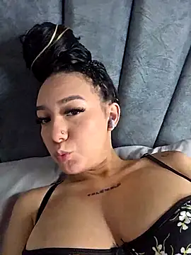 Snapshot of alaia_princess chatting on 03/15/26, 11:33 alaia princess online show from 03/15/26, 11:33