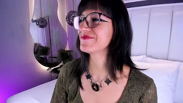 Snapshot of ViolettaColinss chatting on 06/22/26, 11:40 ViolettaColinss online show from 06/22/26, 11:40
