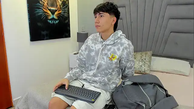 Raphael Nyon online show from 02/25/26, 11:31