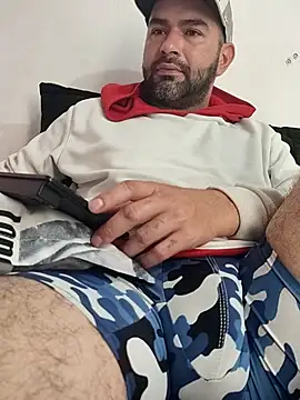 Snapshot of hairyandbigmann chatting on 03/07/26, 06:05 hairyandbigmann online show from 03/07/26, 06:05