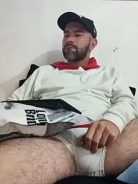 Snapshot of hairyandbigmann chatting on 03/12/26, 06:58 hairyandbigmann online show from 03/12/26, 06:58