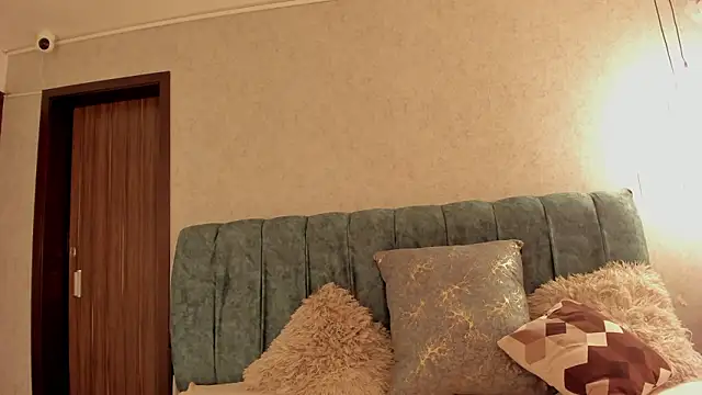 Aleera Walton online show from 03/24/26, 07:30