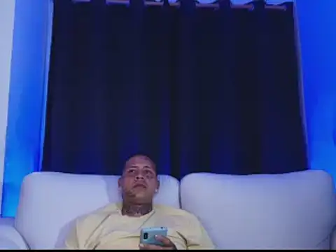 Snapshot of blackout9703 chatting on 02/04/26, 01:00 blackout9703 online show from 02/04/26, 01:00