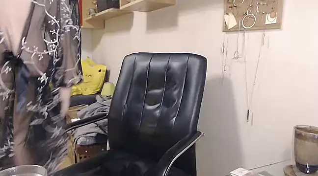 Snapshot of katemodel chatting on 03/19/25, 10:55 katemodel online show from 03/19/25, 10:55