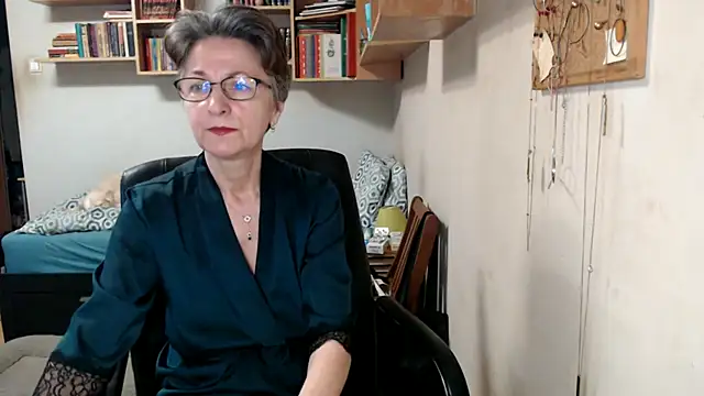 Snapshot of katemodel chatting on 09/10/25, 06:46 katemodel online show from 09/10/25, 06:46