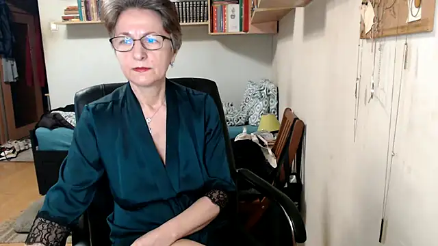 Snapshot of katemodel chatting on 09/22/25, 06:26 katemodel online show from 09/22/25, 06:26