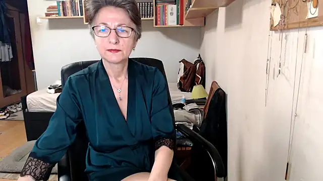 Snapshot of katemodel chatting on 09/28/25, 06:41 katemodel online show from 09/28/25, 06:41