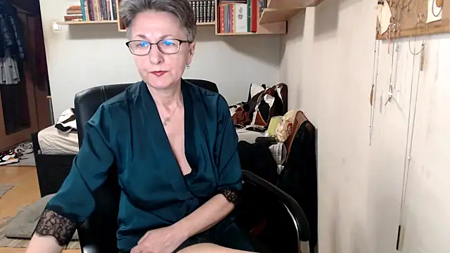 Snapshot of katemodel chatting on 10/01/25, 09:26 katemodel online show from 10/01/25, 09:26