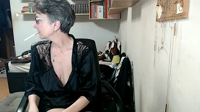 Snapshot of katemodel chatting on 11/09/25, 07:28 katemodel online show from 11/09/25, 07:28