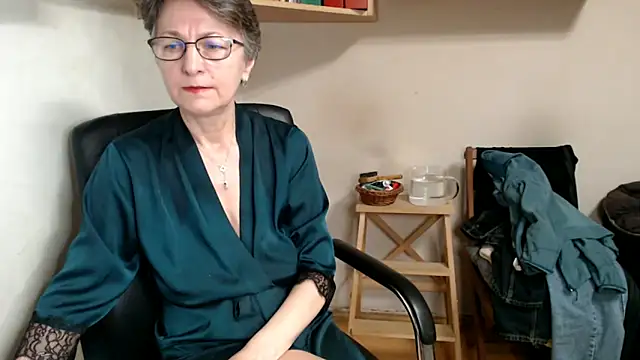 Snapshot of katemodel chatting on 12/03/25, 08:12 katemodel online show from 12/03/25, 08:12