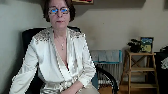 Snapshot of katemodel chatting on 05/16/26, 06:32 katemodel online show from 05/16/26, 06:32