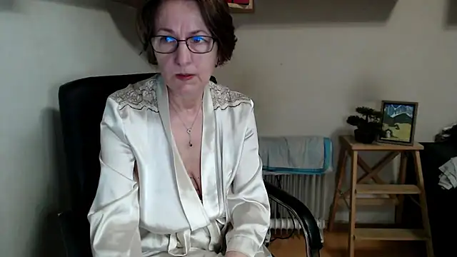 Snapshot of katemodel chatting on 05/16/26, 06:43 katemodel online show from 05/16/26, 06:43