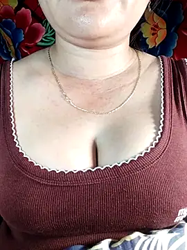 Reina Fcup01 online show from 02/17/26, 07:49