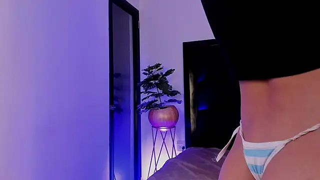 Snapshot of mia_roosee1 chatting on 04/21/26, 06:52 mia roosee1 online show from 04/21/26, 06:52