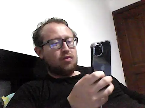 Snapshot of Ecuhot8976 chatting on 02/04/26, 05:13 Ecuhot8976 online show from 02/04/26, 05:13