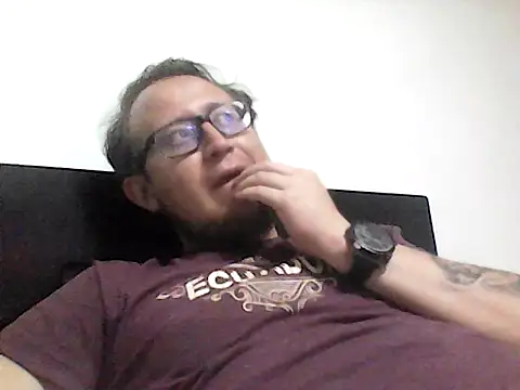 Snapshot of Ecuhot8976 chatting on 02/12/26, 02:28 Ecuhot8976 online show from 02/12/26, 02:28