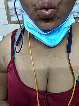 Snapshot of TamilSembaruthi143 chatting on 02/20/26, 10:49 TamilSembaruthi143 online show from 02/20/26, 10:49