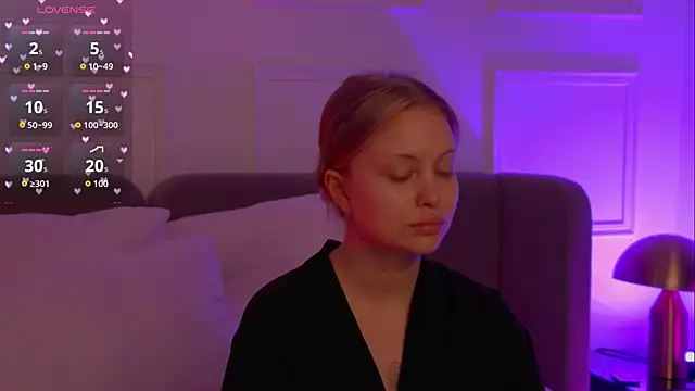 MollyHilton online show from 04/12/26, 06:02