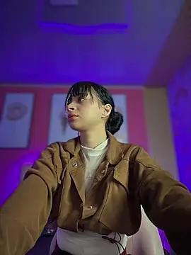 Snapshot of Sasha-18 chatting on 02/04/26, 12:44 Sasha-18 online show from 02/04/26, 12:44