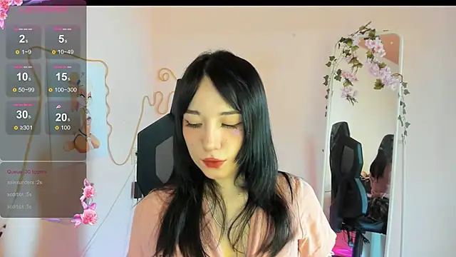 Snapshot of AliceeinWonderlanddd chatting on 04/11/26, 07:45 AliceeinWonderlanddd online show from 04/11/26, 07:45