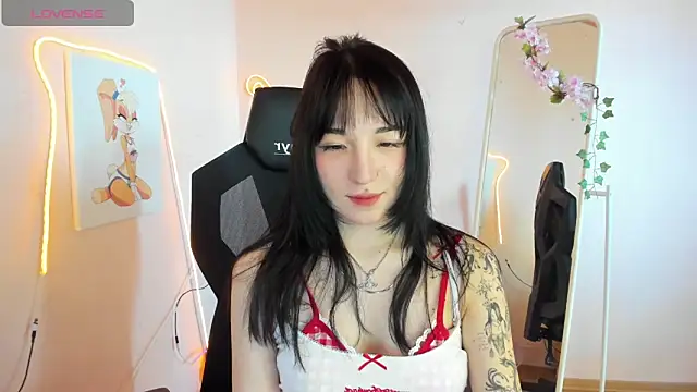 Snapshot of AliceeinWonderlanddd chatting on 05/18/26, 03:02 AliceeinWonderlanddd online show from 05/18/26, 03:02