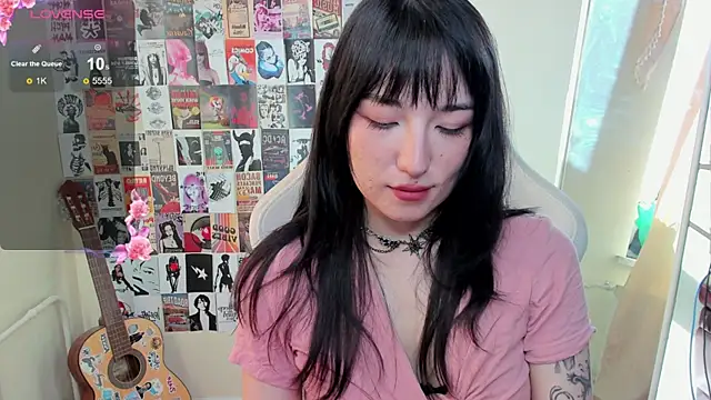 AliceeinWonderlanddd online show from 07/02/26, 02:33