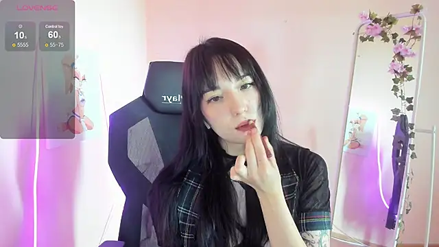 AliceeinWonderlanddd online show from 07/12/26, 02:24
