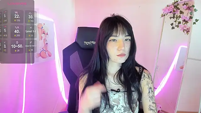 AliceeinWonderlanddd online show from 07/15/26, 01:44