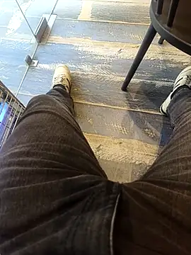 Snapshot of GTX-8194 chatting on 02/15/26, 11:41 GTX-8194 online show from 02/15/26, 11:41