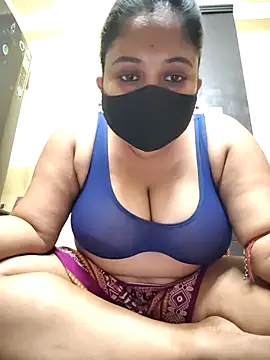 Snapshot of Curvy_Trisha chatting on 03/21/26, 07:28 Curvy Trisha online show from 03/21/26, 07:28