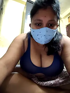 Snapshot of Curvy_Trisha chatting on 05/02/26, 03:28 Curvy Trisha online show from 05/02/26, 03:28